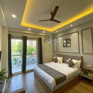 Serviced Luxury With Kitchenette & Balcony At Sector 45 Gurgaon
